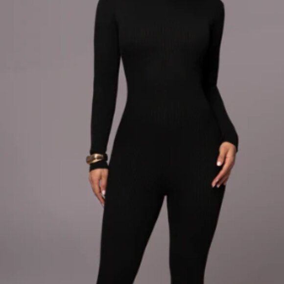 Elegant Black Jumpsuit - Picture 1 of 2